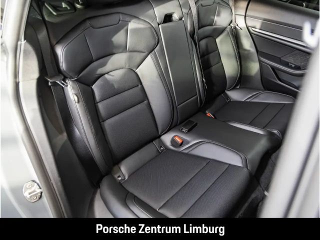 Porsche Taycan 4 Cross Turismo