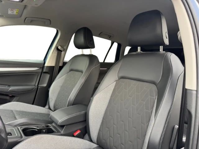 Volkswagen Golf 1.5 eTSI DSG Variant