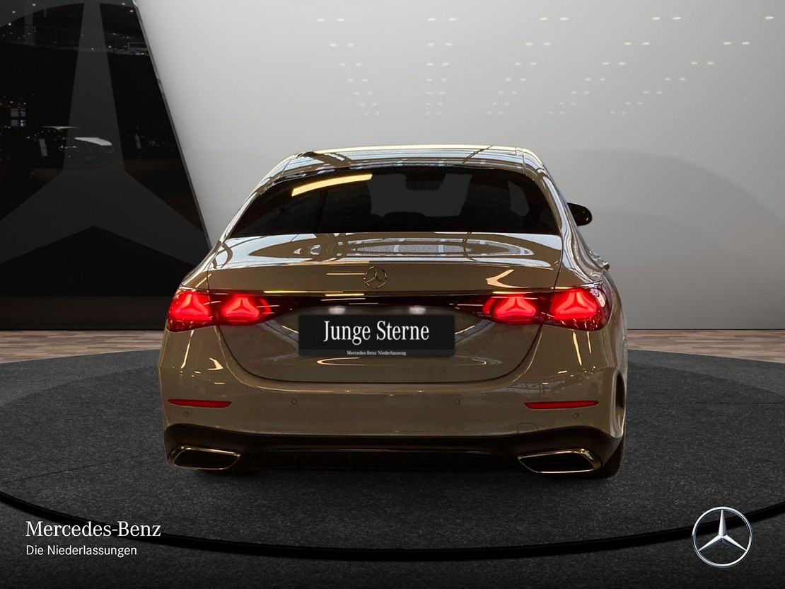 Mercedes-Benz E 200 AMG Line Sedan