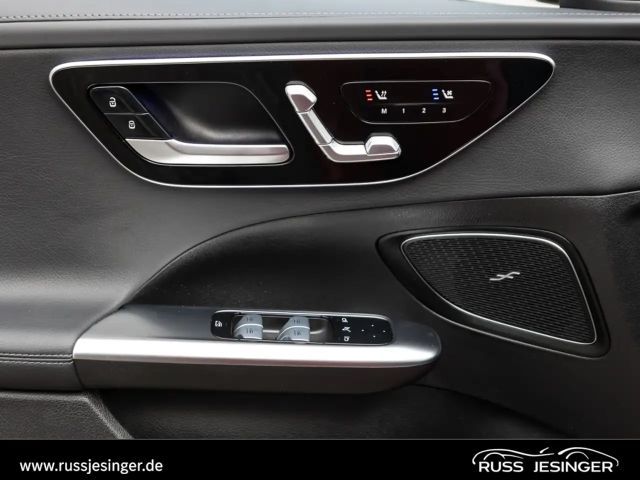 Mercedes-Benz C 200 AMG Line Sedan