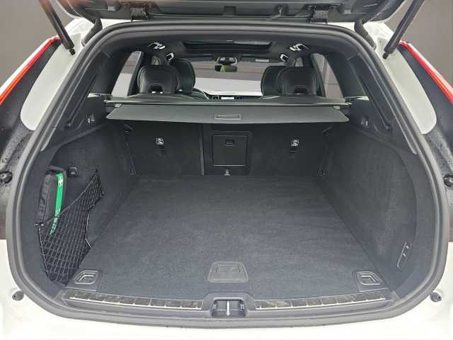 Volvo XC60 AWD Dark Plus