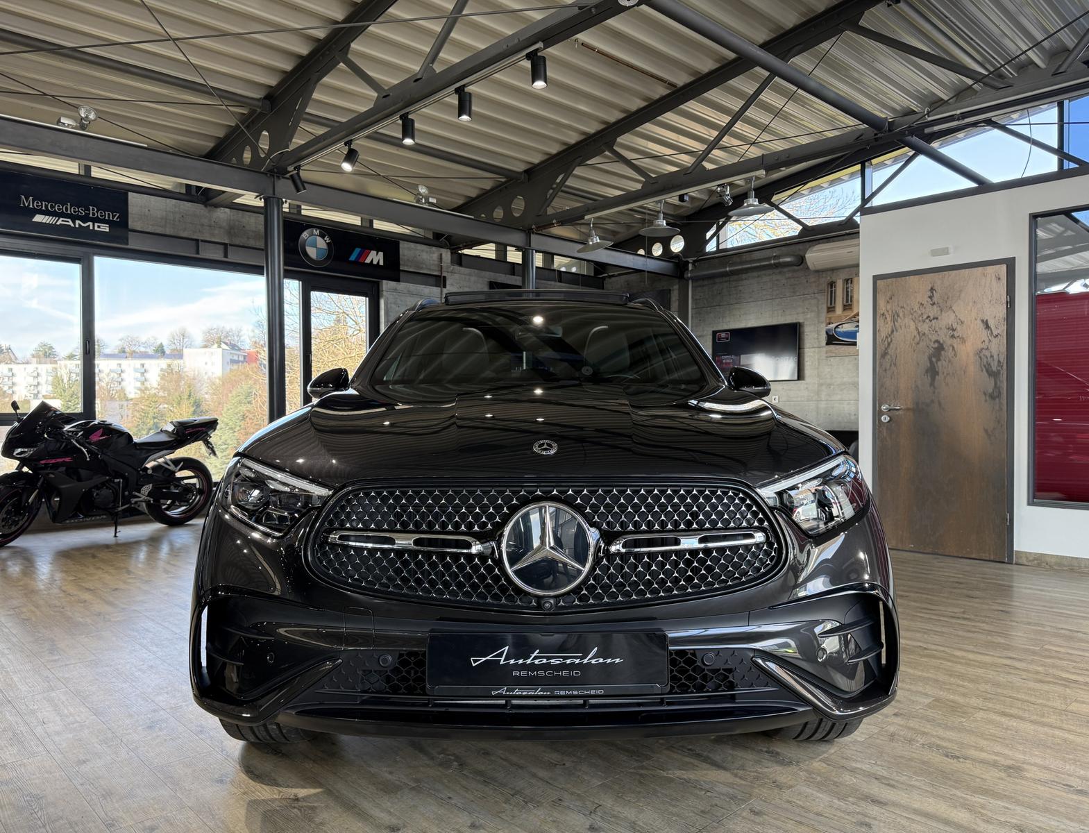 Mercedes-Benz GLC 300 4MATIC AMG Line