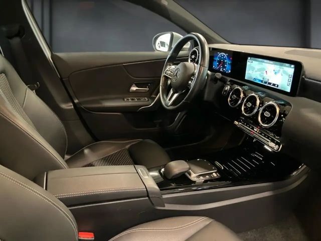 Mercedes-Benz A 200 Progressive