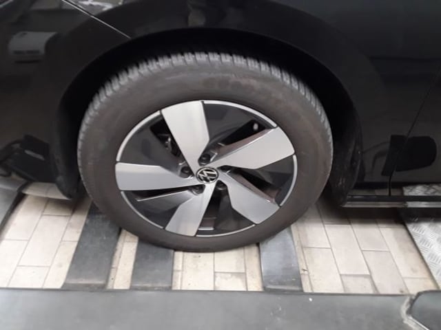 Volkswagen Passat 1.5 eTSI Business DSG