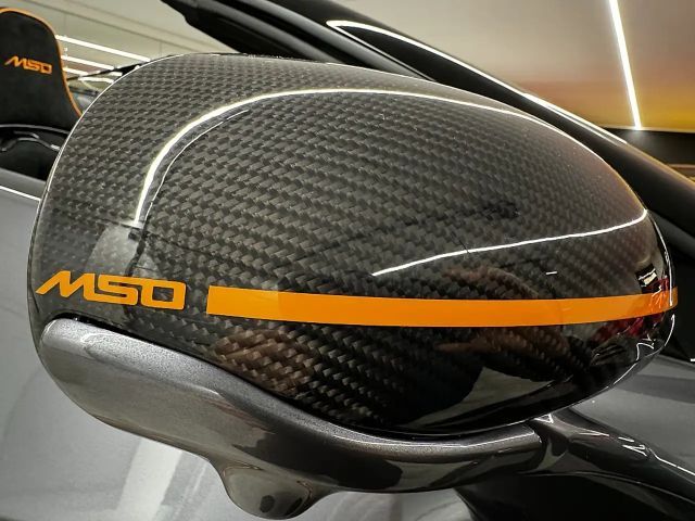 McLaren Artura Spider