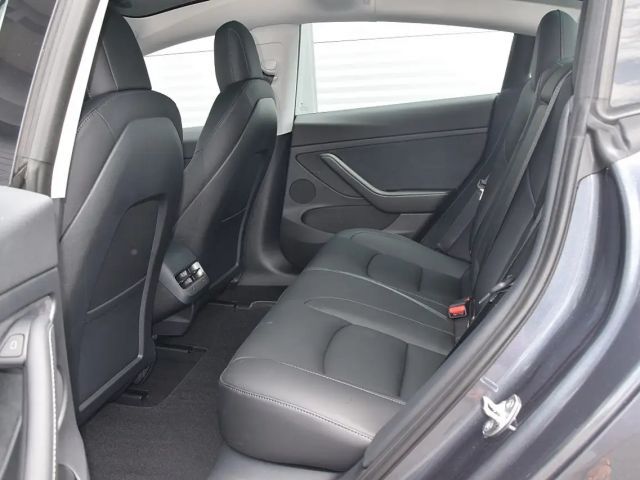 Tesla Model 3 AWD Long Range