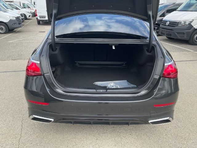 Mercedes-Benz E 220 AMG Line E 220 d Sedan