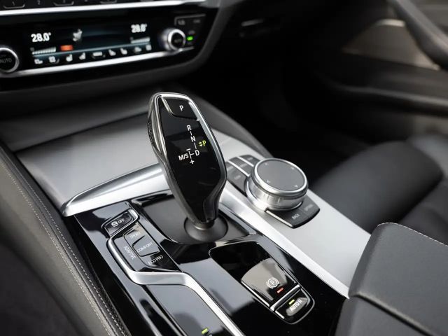 BMW 540 540d M-Sport Touring xDrive