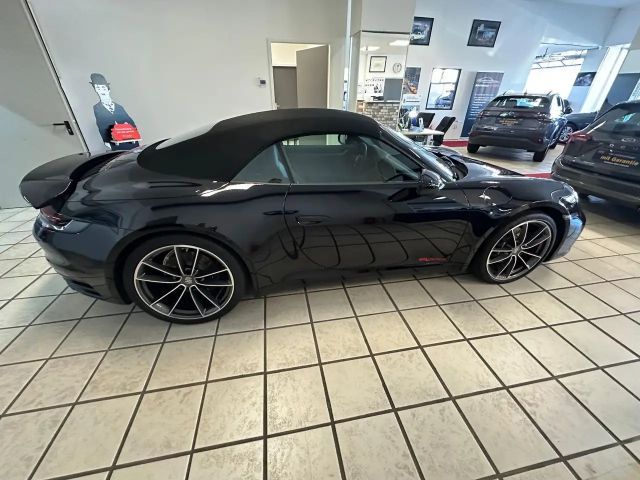 Porsche 992 Cabrio Carrera