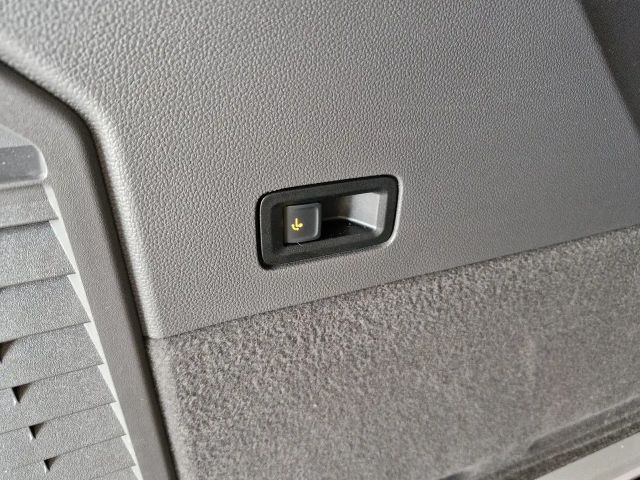 Volkswagen Multivan Life T7