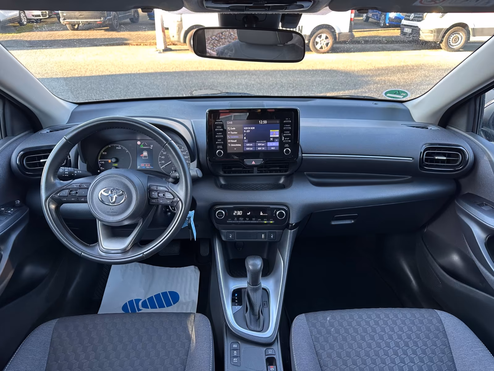 Toyota Yaris Business Hybride