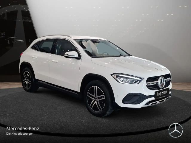 Mercedes-Benz GLA 180 Progressive