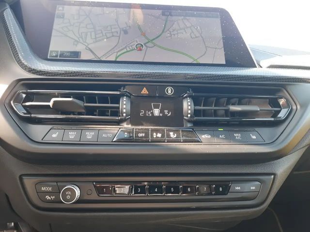 BMW 118 118i Sedan Sport Line