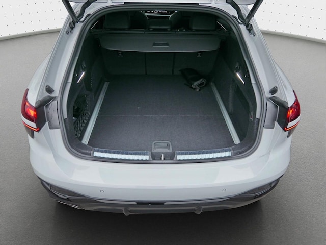 Audi A6 Avant Quattro S-Tronic