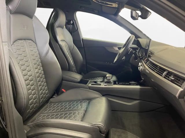 Audi RS4 Avant Competition