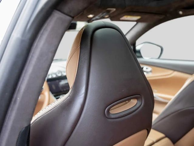 Aston Martin DBX -Minotaur Green-