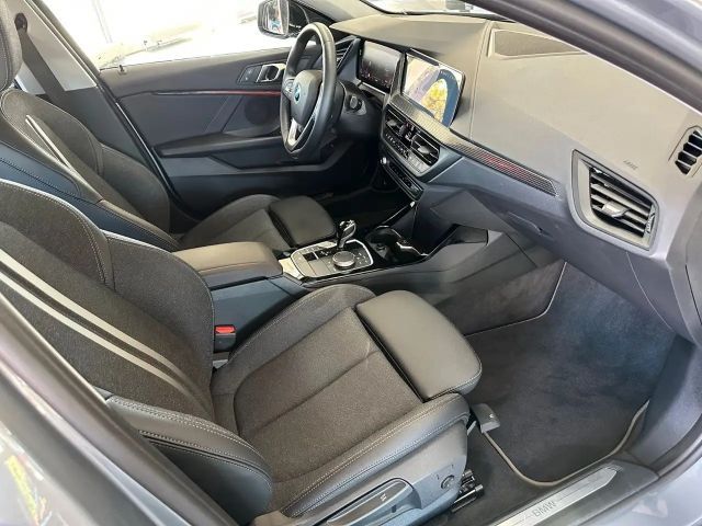 BMW 118 118i Sedan Sport Line