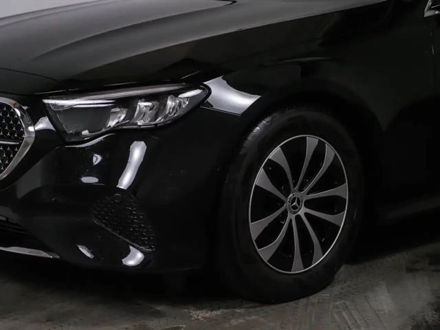 Mercedes-Benz E 220 AVANTGARDE E 220 d Sedan