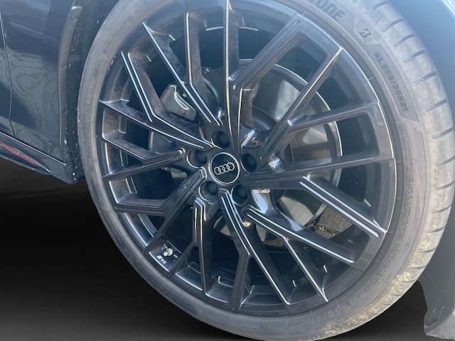 Audi A6 Avant Quattro S-Tronic