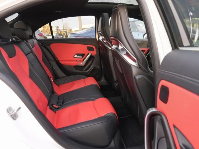 Mercedes-Benz A 35 AMG 4MATIC AMG Line