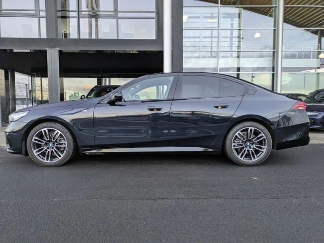BMW 520 520d M-Sport Sedan