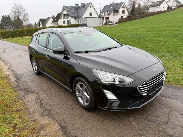 Ford Focus Cool & Connect Wagon