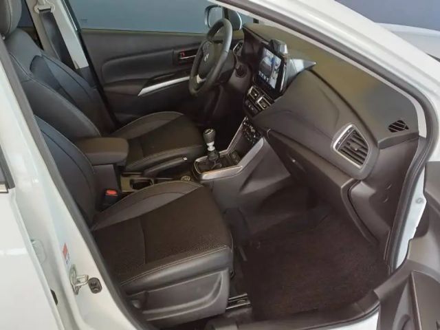 Suzuki S-Cross Flash