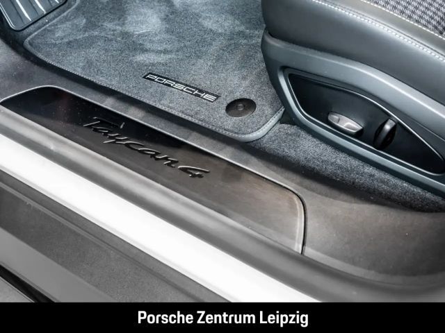 Porsche Taycan 4 Cross Turismo
