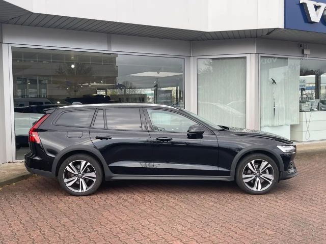 Volvo V60 Cross Country AWD Plus