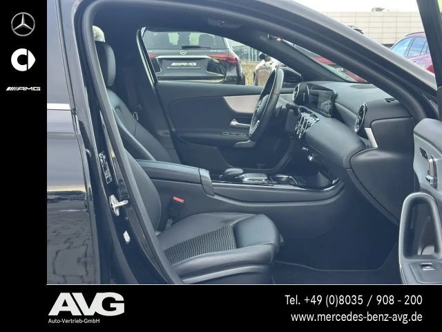 Mercedes-Benz A 220 A 220 d