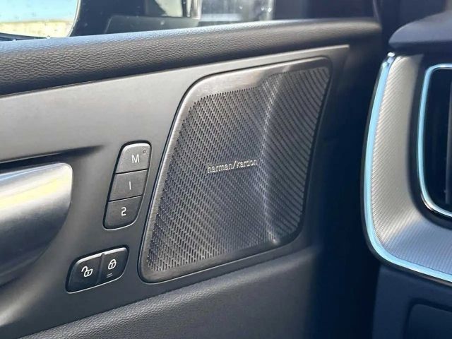 Volvo XC60 Dark Plus