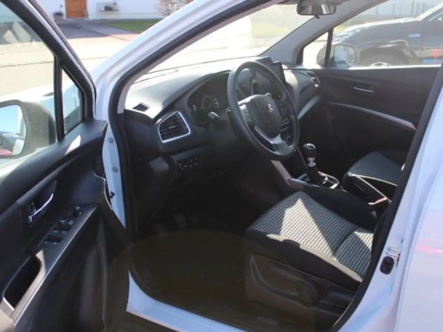 Suzuki S-Cross Hybrid