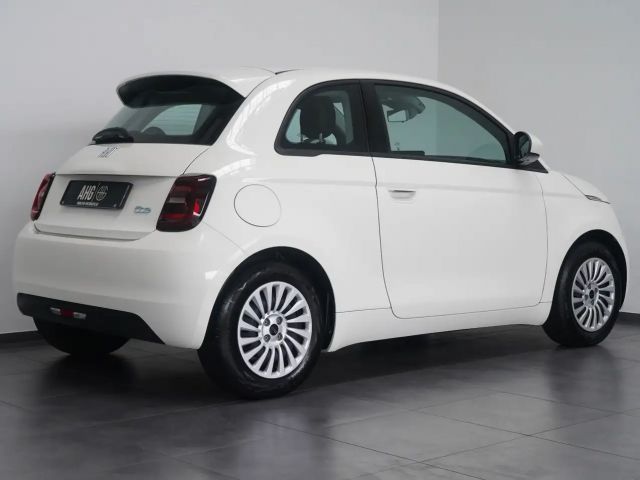 Fiat 500e 87KW/42kWh/DC-LADEN/CARPLAY/DAB/SOH
