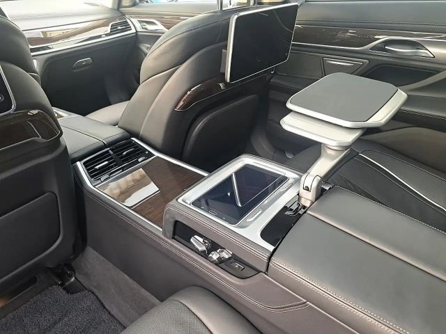 BMW 745 Sedan xDrive