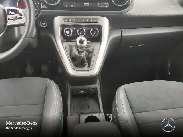 Mercedes-Benz T 180 T 180 d Klimaautom+AHK+Navi+MBUX+ParkP+PTS+Kamera