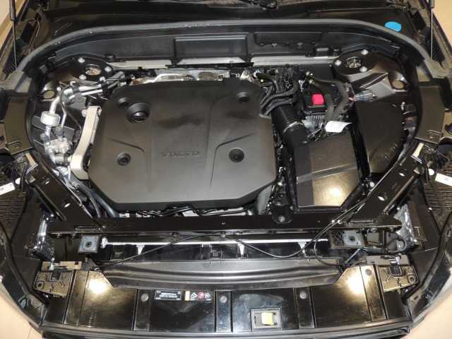 Volvo XC60 AWD Dark Plus