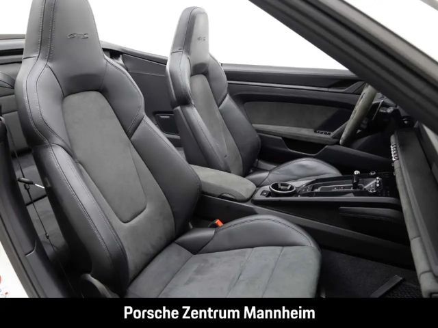 Porsche 992 Cabrio Carrera GTS