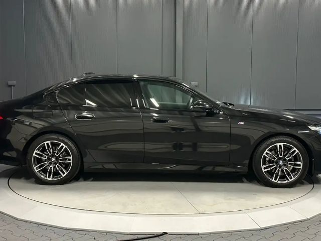 BMW 520 520d M-Sport Sedan