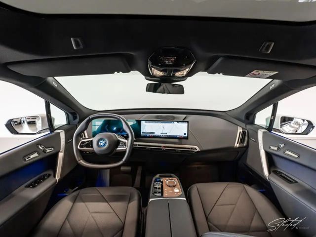 BMW iX xDrive