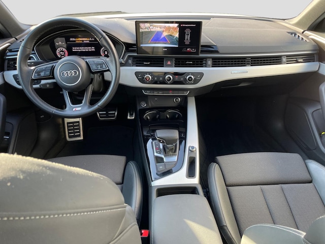Audi A4 40 TFSI Quattro S-Line S-Tronic Sedan