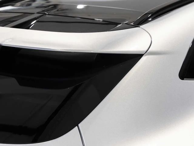 Aston Martin DBX 707 -Lightning Silver-