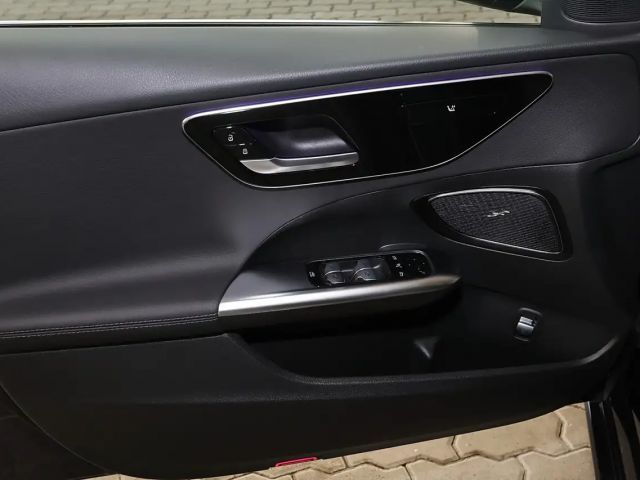 Mercedes-Benz C 200 C 200 d Sedan