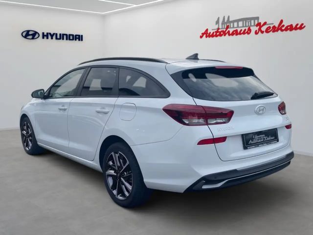 Hyundai i30 Advantage Hybrid T-GDi