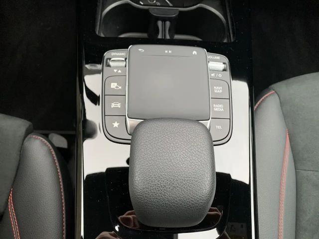 Mercedes-Benz CLA 200 AMG Line Sedan