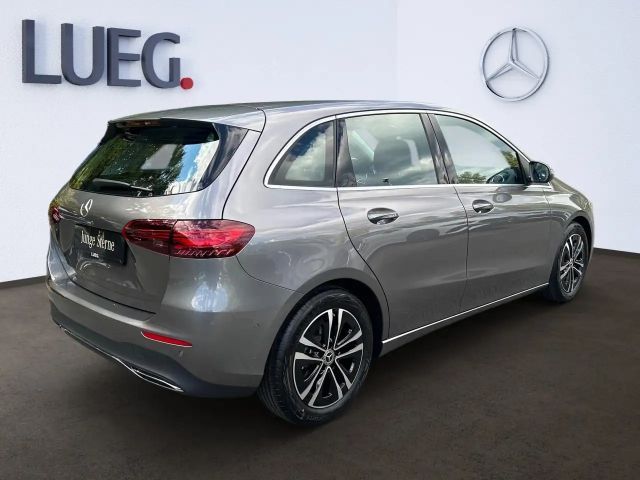 Mercedes-Benz B 180 Progressive Sedan