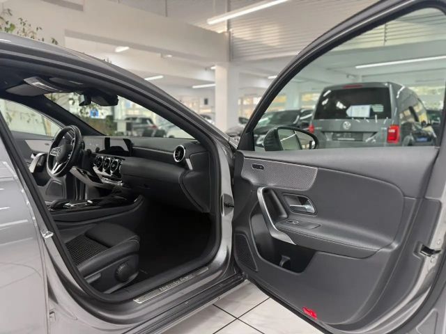 Mercedes-Benz A 180 Progressive