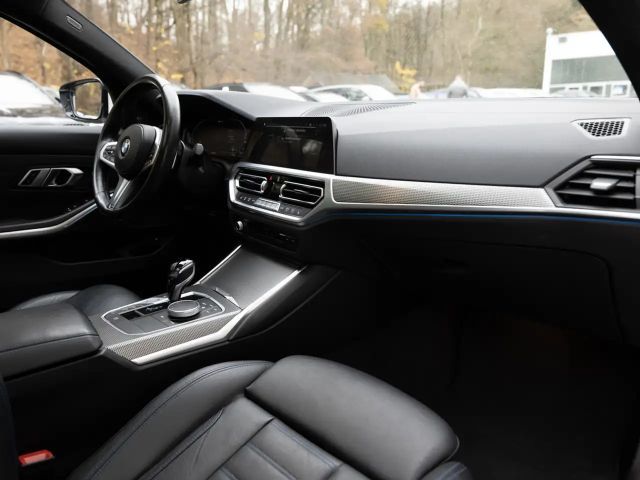 BMW 330 330e M-Sport Sedan xDrive