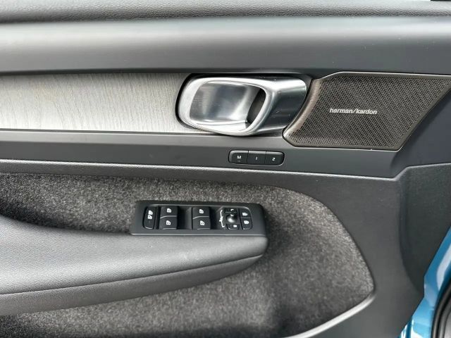 Volvo XC40 Dark Plus