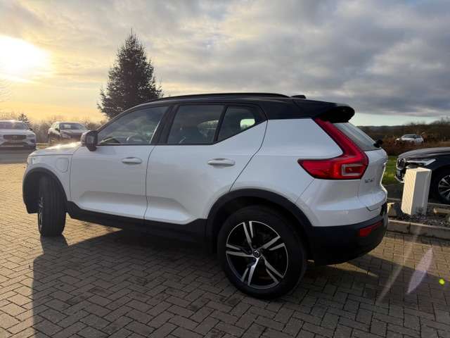 Volvo XC40 R-Design Recharge T5