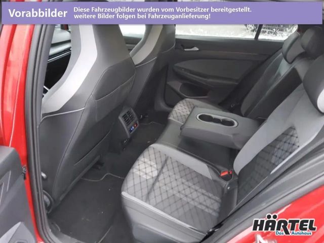 Volkswagen Golf 1.5 eTSI DSG R-Line Style